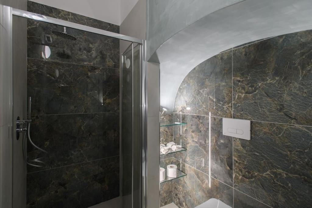 Alessia Holiday House 90Mq Salerno Centro Luaran gambar